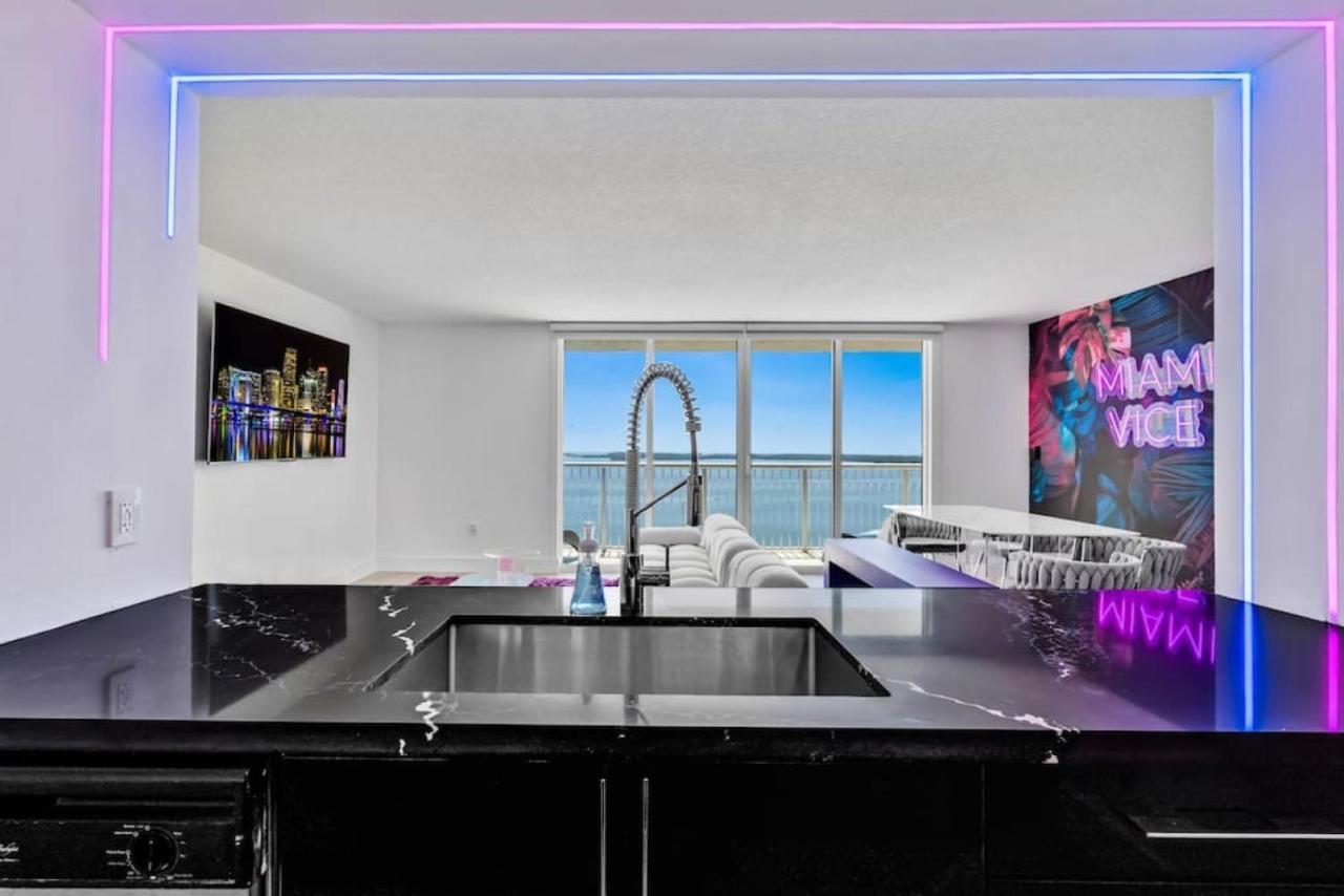 Miami Vice Oceanfront Sky Villa Exterior foto